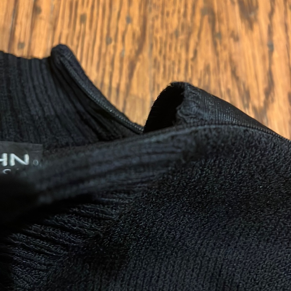 St.John Sweater - Picture 5 of 8